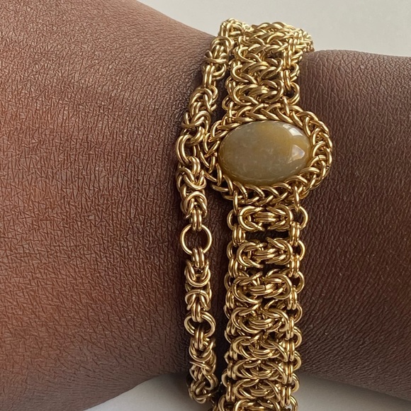 Meet your Posher, Izziedora - Picture 2 of 4